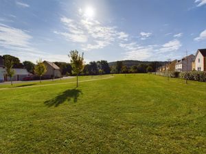 Communal Green- click for photo gallery